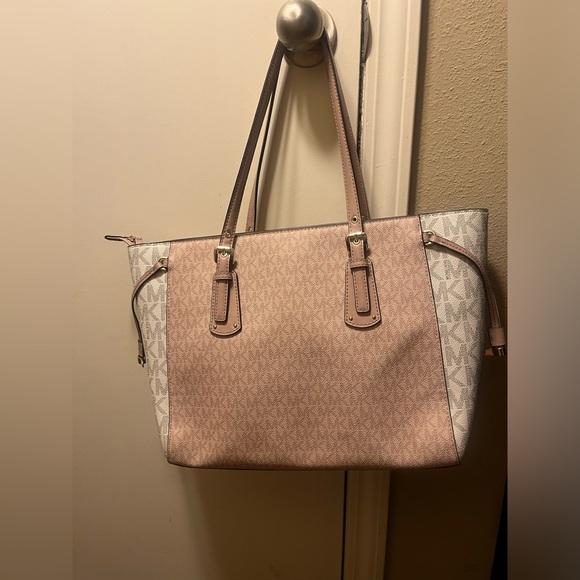 Michael Kors Tote Bag - Picture 2 of 4